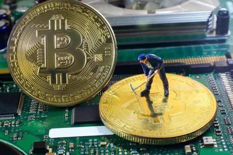 Bitcoin scatena appetiti hacker, virus producono moneta © ANSA