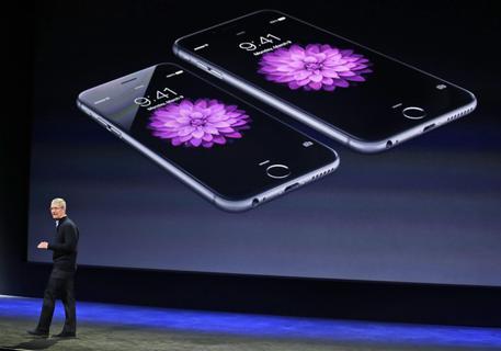 Apple si scusa per il rallentamento degli  iPhone più vecchi © AP