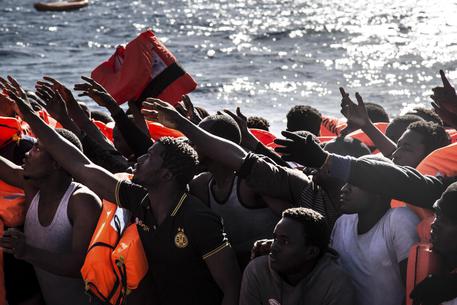 Migranti in una foto di archivio © AP