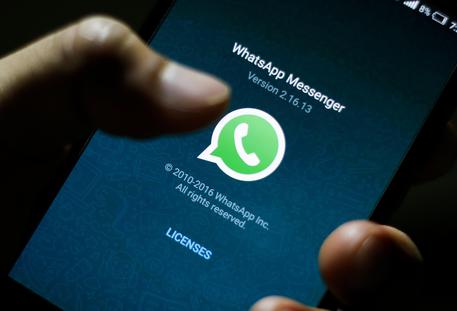 Facebook: arriva pubblicità su Whatsapp, ma non nelle chat © EPA