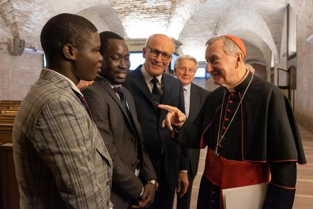 Vaticano: Parolin, alla politica servono nuovi leader di pace © ANSA