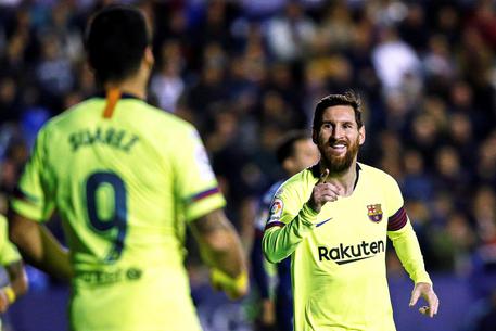 Tripletta Messi al Levante © EPA