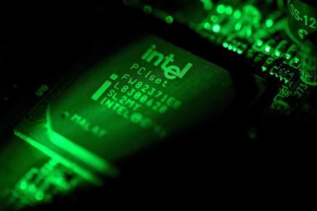 Falla processori: Intel riprogetta i chip, più protezione © ANSA