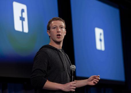 Causa a Facebook per tonfo Borsa, Zuckerberg nel mirino © EPA