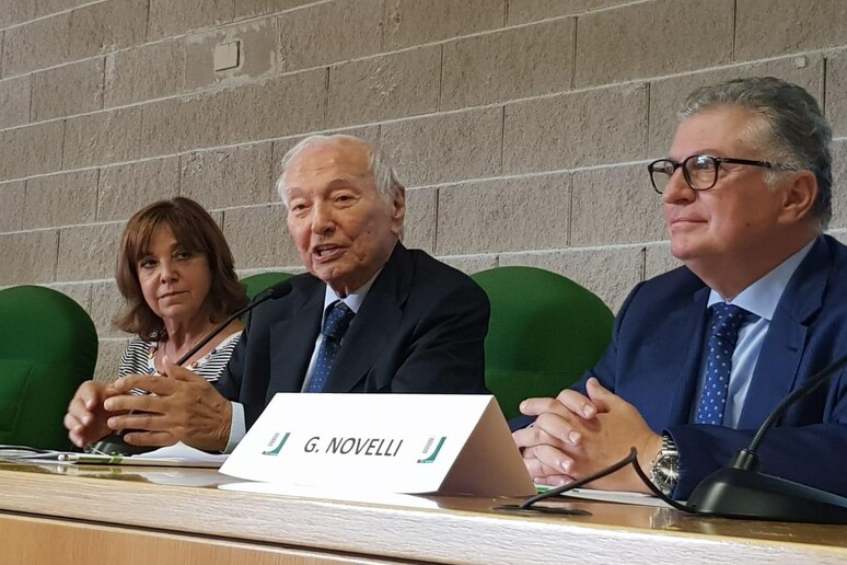 Piero Angela insieme al Rettore Giuseppe Novelli - RIPRODUZIONE RISERVATA