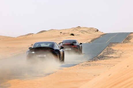 Porsche completa i test della nuova 911 ibrida