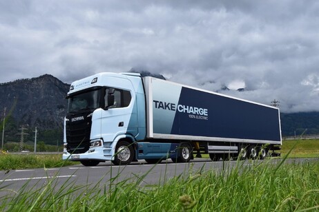 Per Scania 45S tour di 3.500 km in elettrico attraverso l’Europa